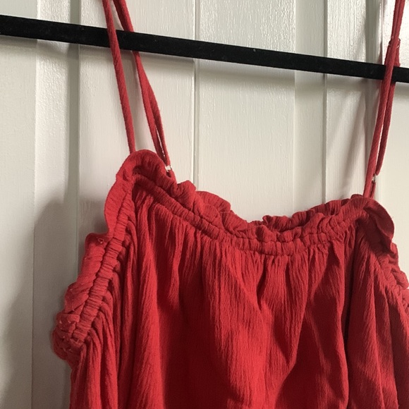 Red crop top - Picture 2 of 3